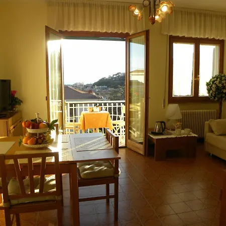 Apartment In With Garage *
